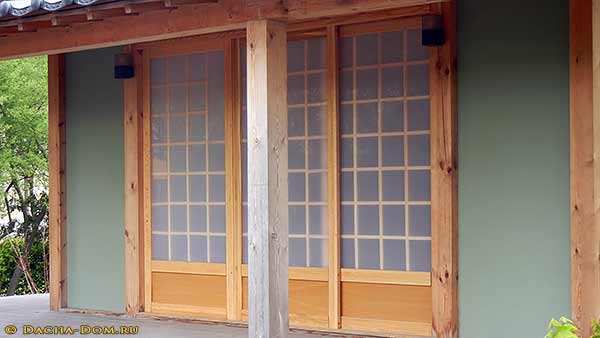 двери японского дома