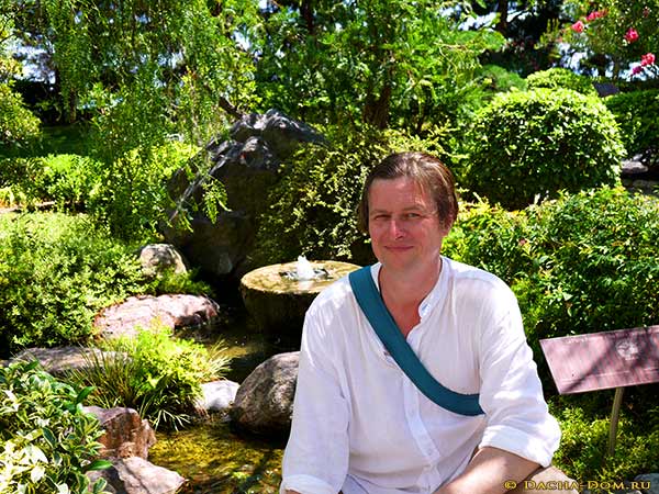 Андрей Дачник в японском саду Монако