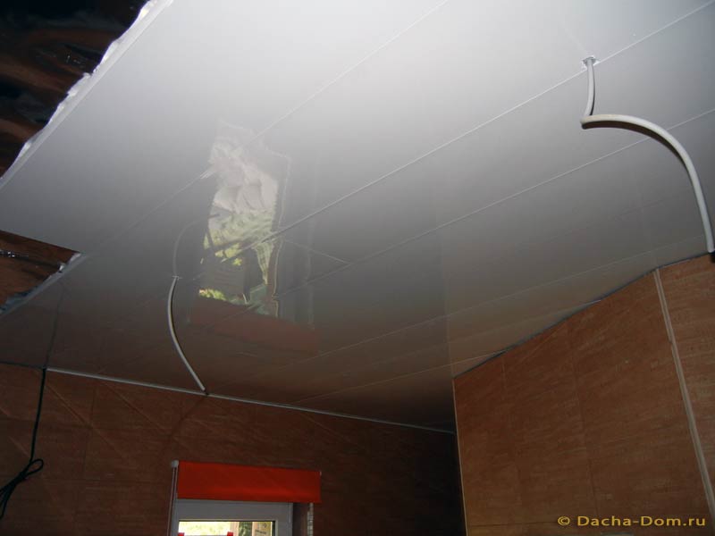 Монтаж ПВХ панелей на потолок — пошаговая инструкция по установке пластиковых панелей